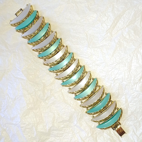 THERMOSET LUCITE AQUA BLUE & WHITE BRACELET - VINTAGE MID-CENTURY - Picture 8 of 8